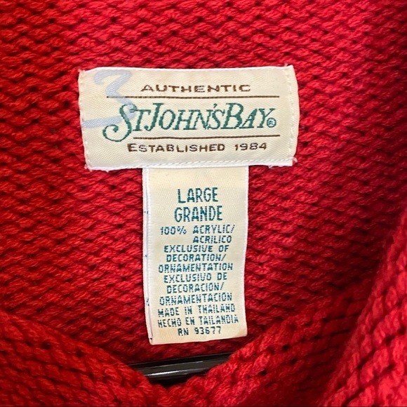 St. John’s Bay Red Turtleneck W/ Snowflake - Picture 5 of 6